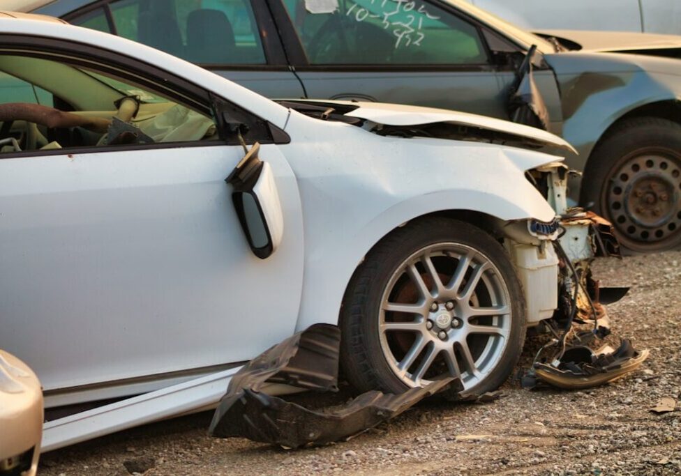 what does a lawyer caulate a car accident settlement